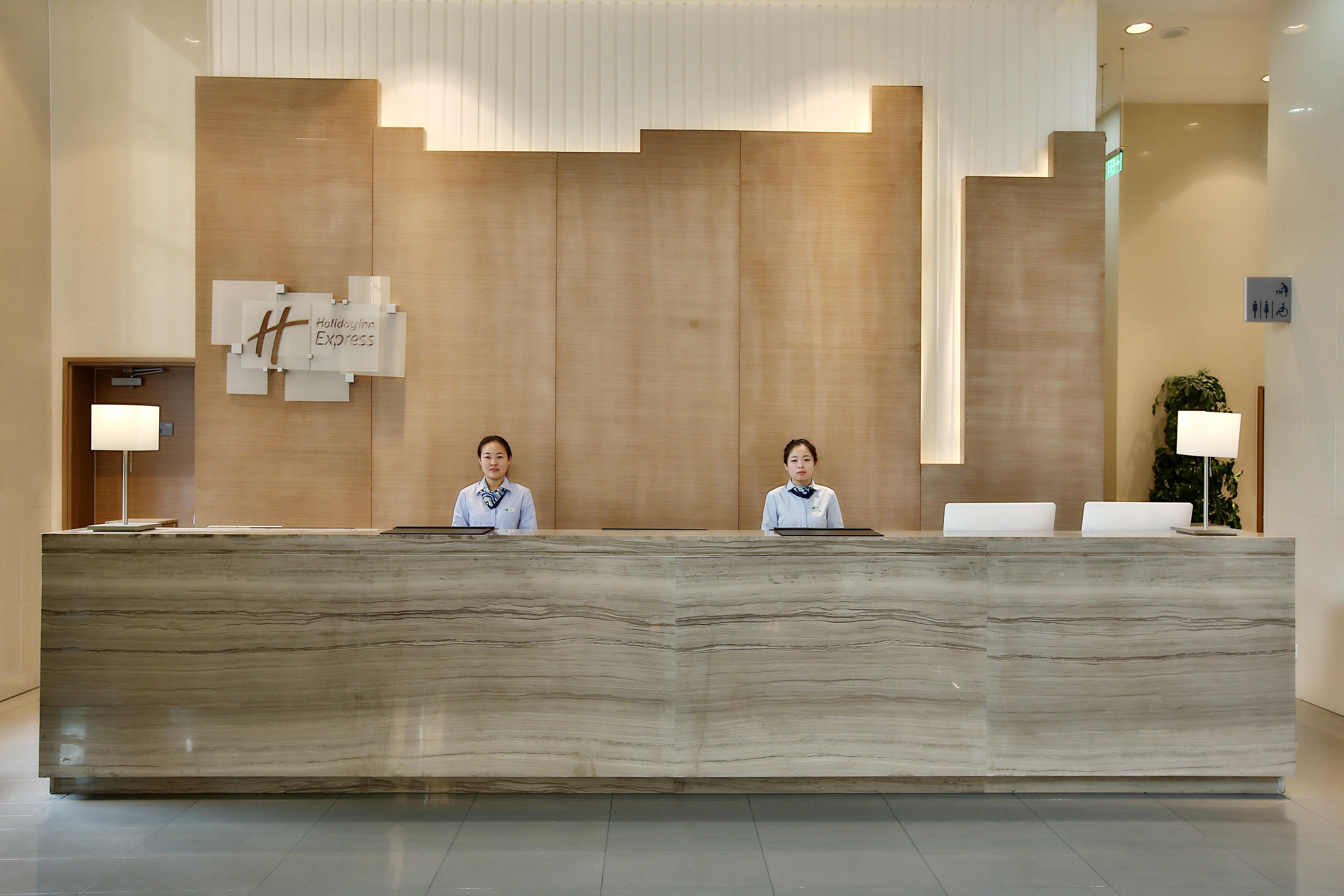 Holiday Inn Express Langfang Park View By Ihg Екстериор снимка
